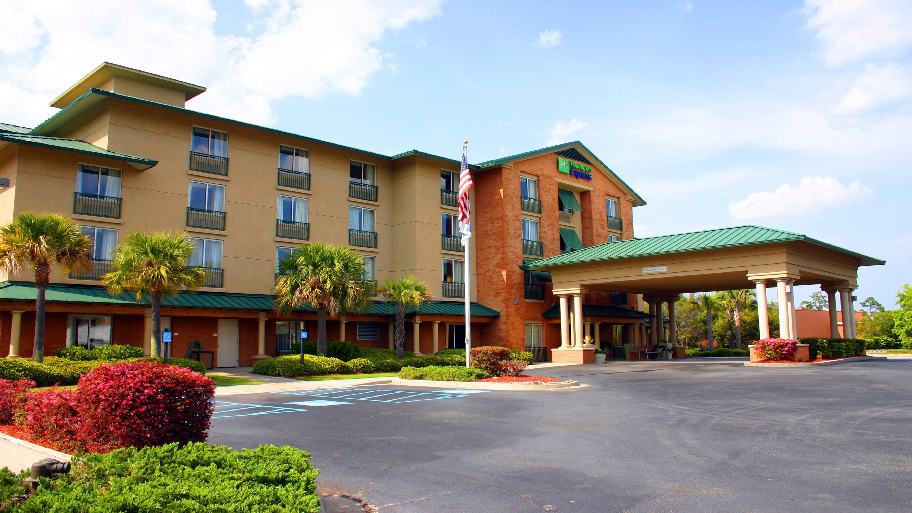 Holiday Inn Express Hotel & Suites Bluffton At Hilton Head Area By Ihg Exterior foto