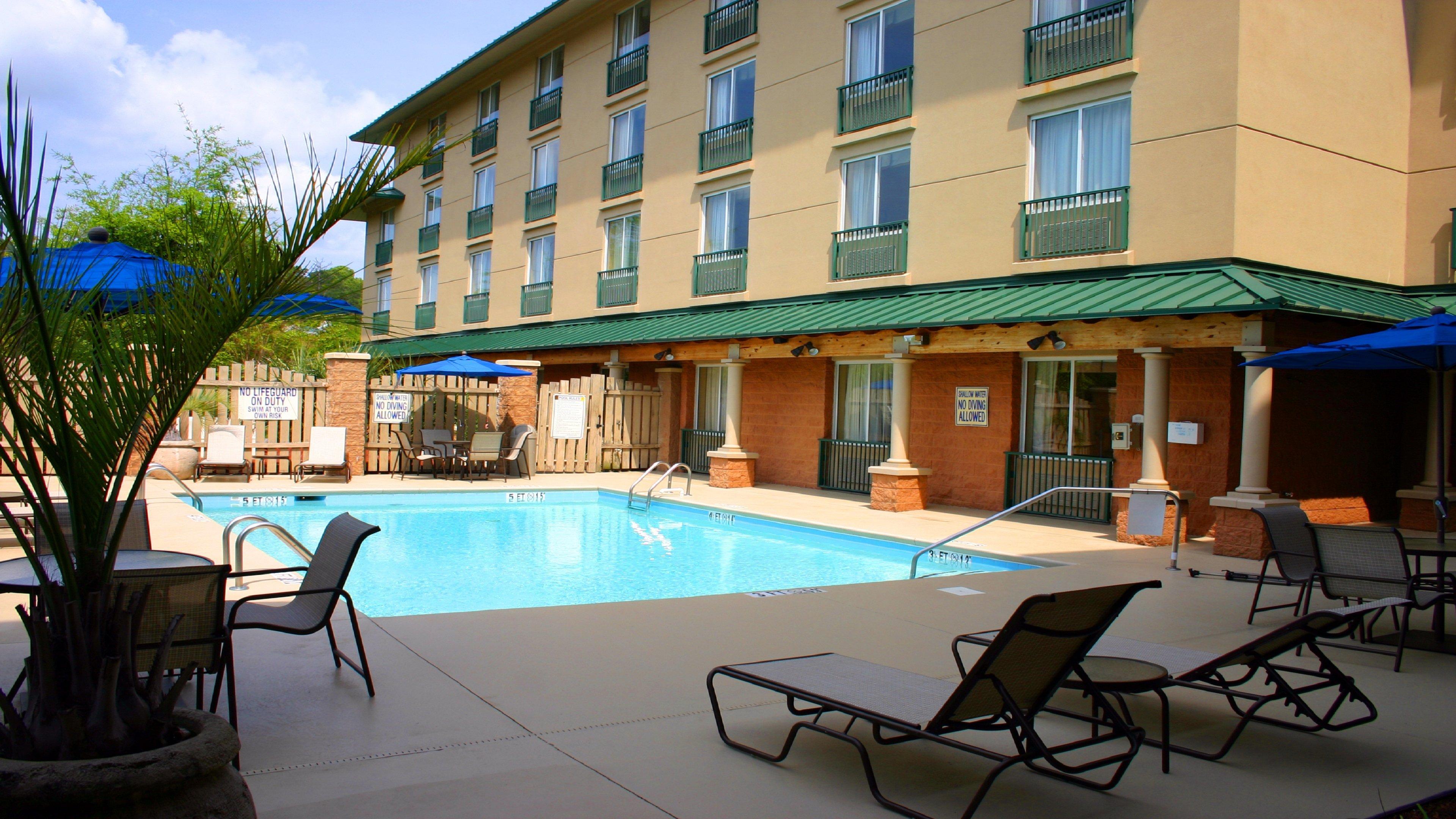 Holiday Inn Express Hotel & Suites Bluffton At Hilton Head Area By Ihg Exterior foto